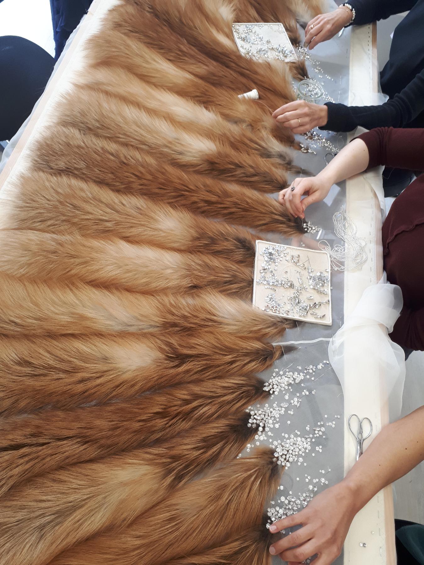 Robe brodée de Renard